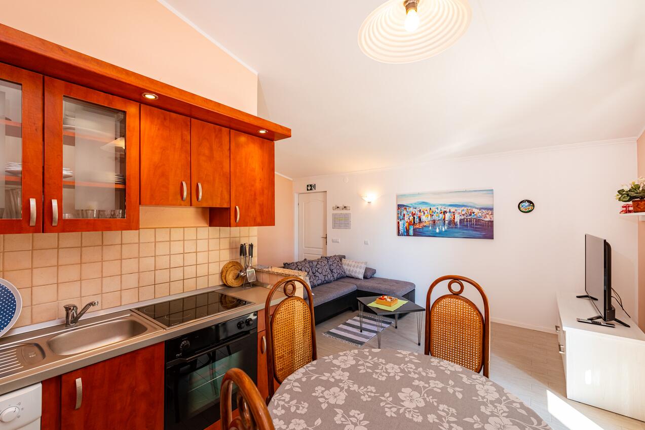 A-18652-a - Privatni smještaj - Apartmani uz more Privlaka, Zadar
