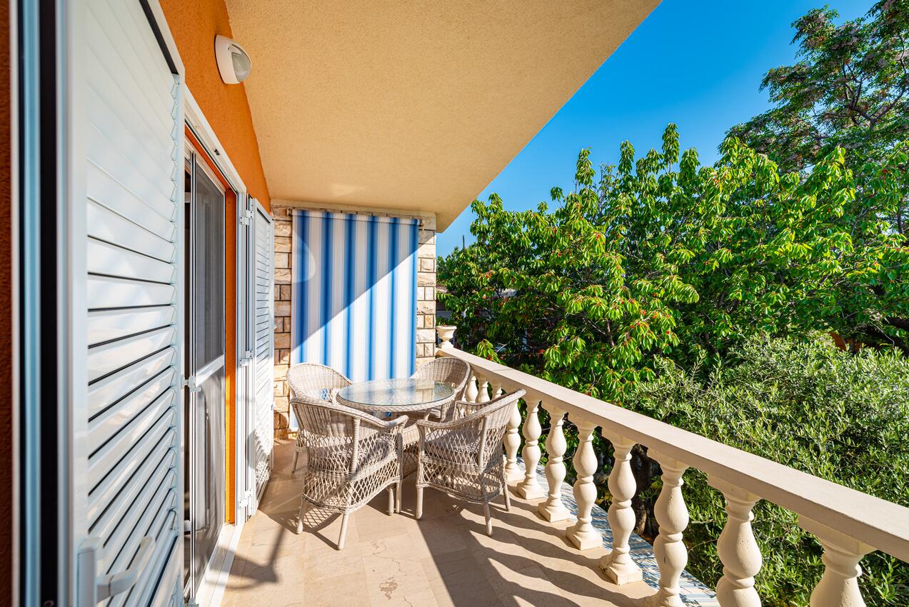A-18652-a - Privatni smještaj - Apartmani uz more Privlaka, Zadar