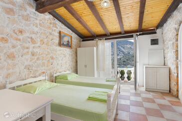 Apartments by the sea Vinišće, Trogir - 18674