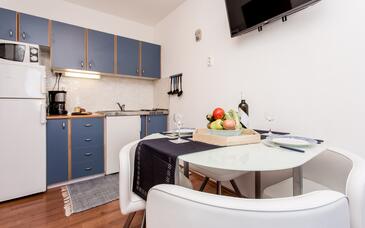 Ferienwohnungen mit Pool für Familien Silo, Krk - 18677