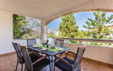 Apartmaji z bazenom za družine z otroci Šilo, Krk - 18677