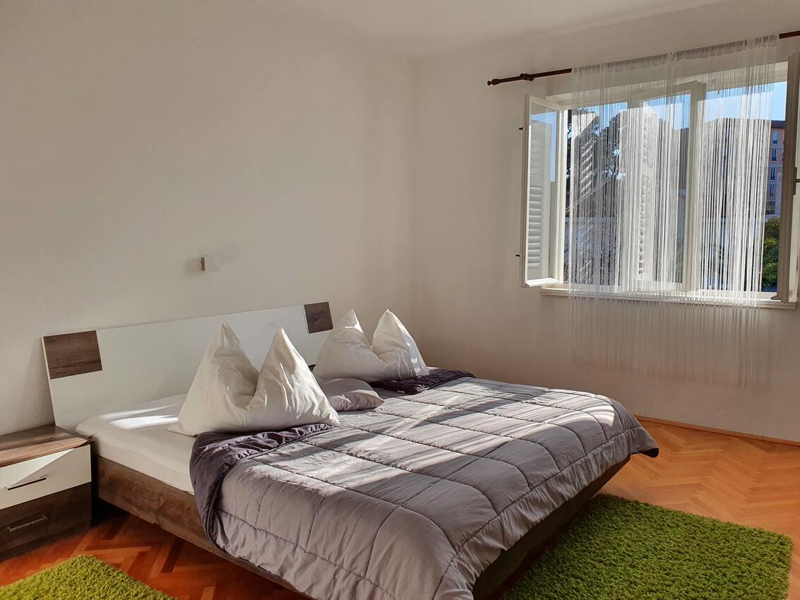 Apartments with parking space Palit, Rab - 18681