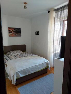 Apartments by the sea Veli Iž, Iž - 18697