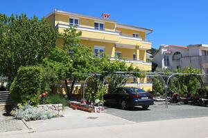 Leiligheter med parkering Baska, Krk - 18716