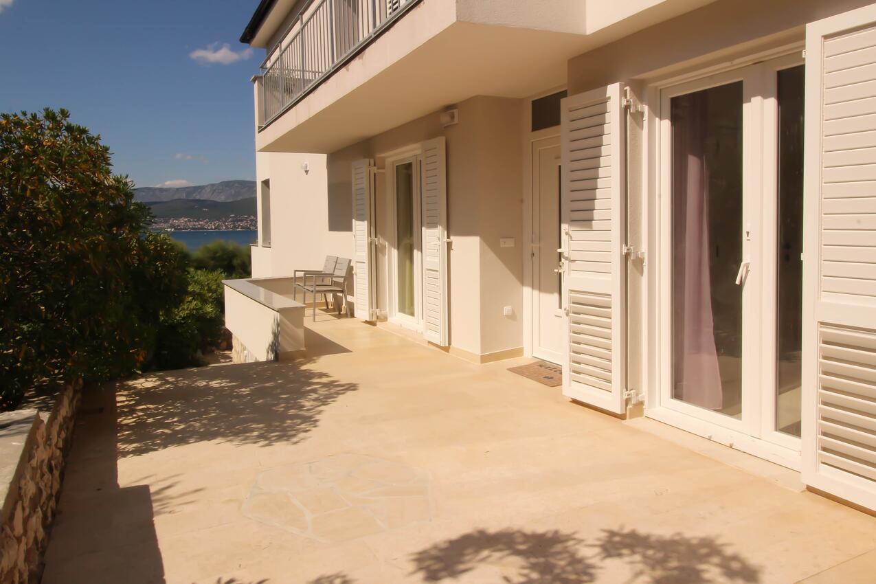 Courtyard - Apartments by the sea Šilo, Krk