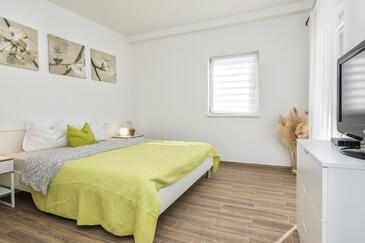 Familiehus med pool Vir - Pedinka, Vir - 18732