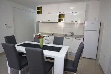 Apartmani s bazenom Baška, Krk - 18733