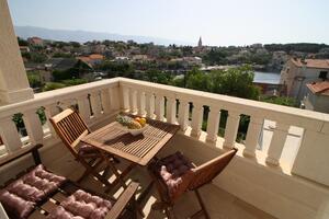 Three bedroom apartment Sumartin Three bedroom apartment Sumartin, Brač (A-18749-a)