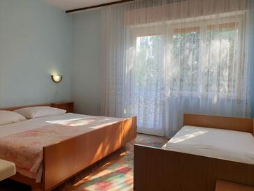 Ferienwohnungen mit Parkplatz Silo, Krk - 18758