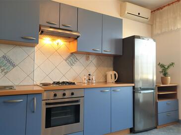 Ferienwohnungen mit Parkplatz Silo, Krk - 18758