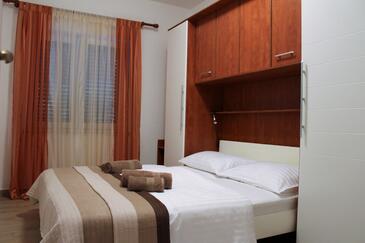 Apartments by the sea Šilo, Krk - 18761