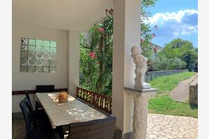 Četverosobni apartman Šilo Četverosobni apartman Šilo, Krk (A-18770-a)