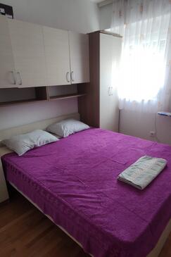 Apartments by the sea Promajna, Makarska - 18772