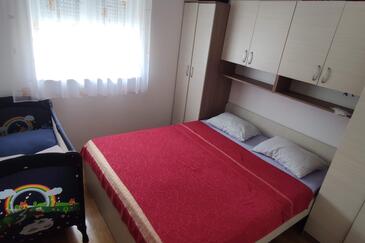 Apartments by the sea Promajna, Makarska - 18772