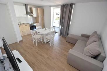 Ferienwohnungen am Meer Murter - 18779