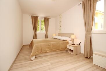 Ferienwohnungen mit Pool Baska, Krk - 18780