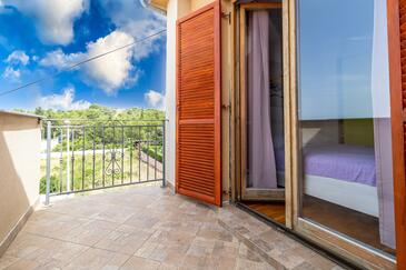 Apartments with parking space Pakoštane, Biograd - 18782