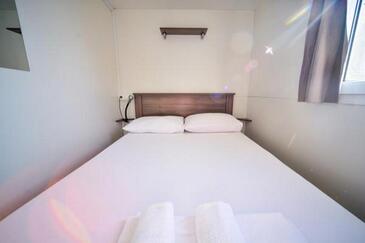 Apartments by the sea Pakoštane, Biograd - 18783