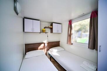 Apartments by the sea Pakoštane, Biograd - 18783