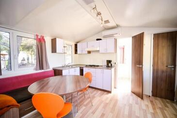 Apartments by the sea Pakoštane, Biograd - 18783