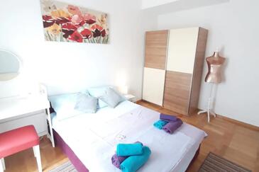 Ferienwohnungen mit Parkplatz Kastel Luksic, Kastela - 18790