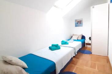 Ferienwohnungen mit Parkplatz Kastel Luksic, Kastela - 18790