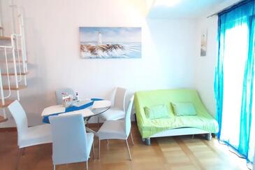 Ferienwohnungen mit Parkplatz Kastel Luksic, Kastela - 18790