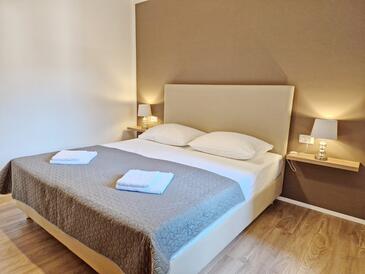 Appartamenti con parcheggio Baska, Veglia - Krk - 18793