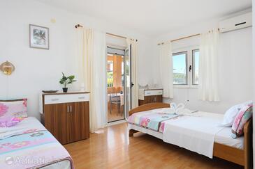 Apartments with parking space Okrug Donji, Čiovo - 18796