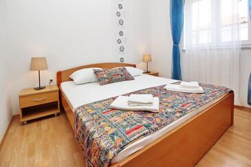 Appartamenti con parcheggio Baska, Veglia - Krk - 18804