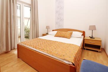 Apartments with parking space Baška, Krk - 18804