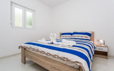 Апартаменты с парковкой Башка - Baška, Крк - Krk - 18808