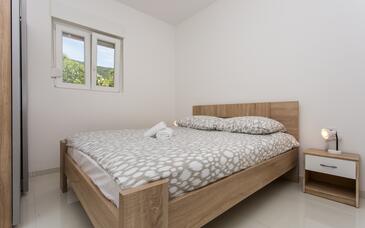 Apartments with parking space Baška, Krk - 18808