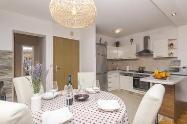 Appartamenti con parcheggio Podgora, Macarsca - Makarska - 18811