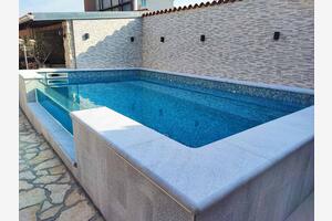 Leiligheter med basseng som passer for familier med barn Pula - 18826