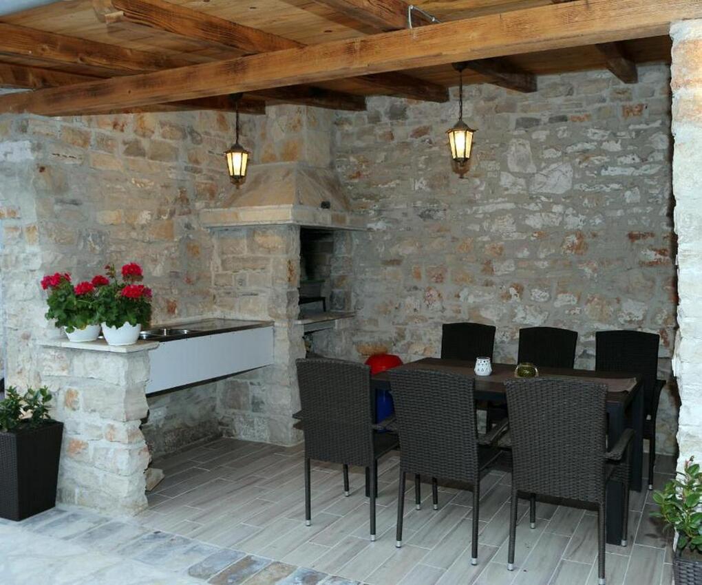 Apartmanok családok részére medencével Pula - 18826