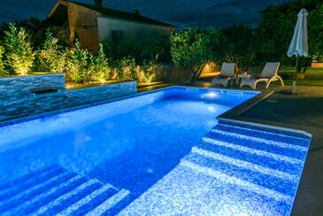 Family-friendly apartments with swimming pool Okrug Gornji, Čiovo - 18827