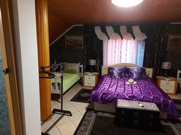 Apartments with parking space Garešnica, Bjelovarska - 18833