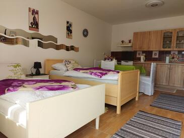 Apartments with parking space Garešnica, Bjelovarska - 18833