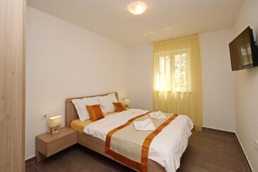 Apartments by the sea Baška, Krk - 18845