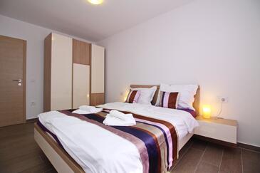 Apartmaji ob morju Baška, Krk - 18845