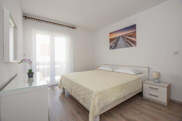 Apartments with parking space Pag - 18848