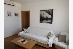 Four bedroom apartment Novi Vinodolski (A-18855-c)