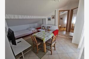 Two bedroom apartment Novi Vinodolski (A-18855-d)