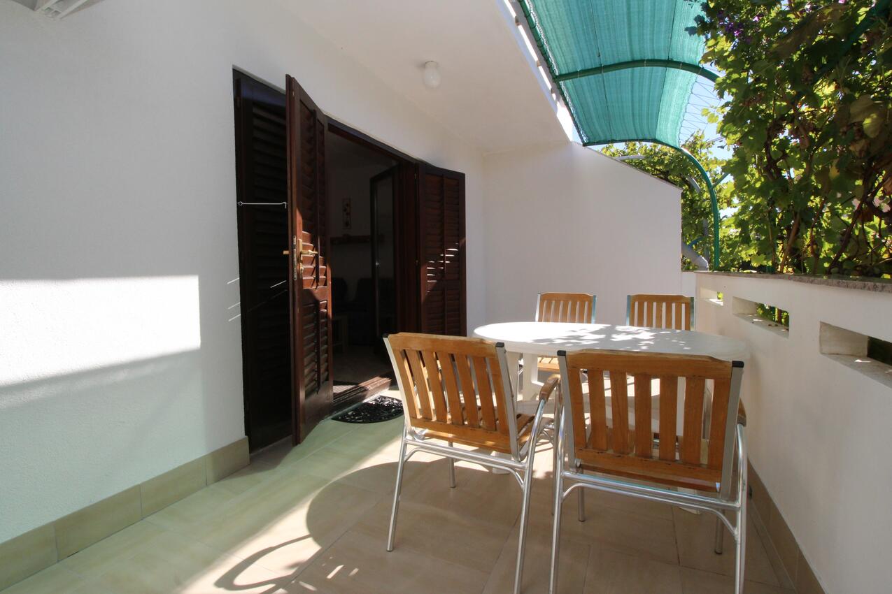 Ferienwohnungen mit Parkplatz Baska, Krk - 18861