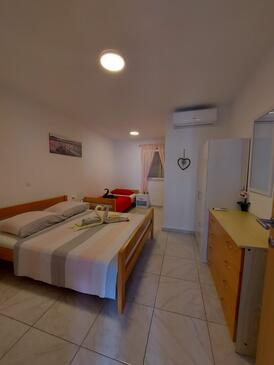 Apartments by the sea Gradac, Makarska - 18877