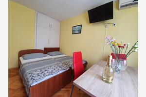 1-Zimmer-Ferienwohnung Makarska (A-18898-b)