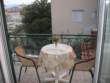 Apartments with parking space Makarska - 18898