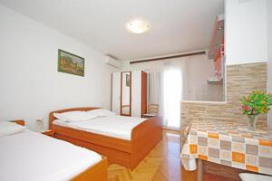 Studio Appartement Makarska (AS-18898-a)