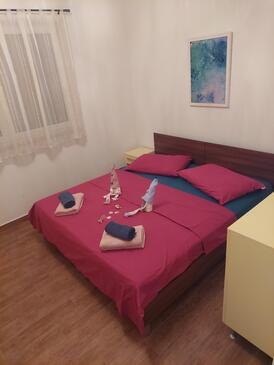 Apartmanok parkolóhellyel Palit, Rab - 18900